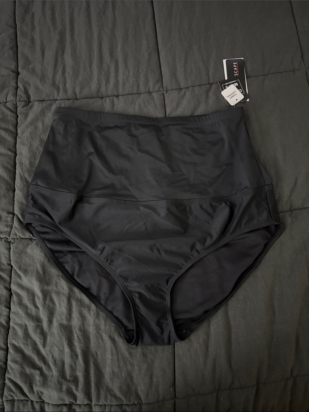 Island Escape High-Waist Bikini Bottoms in Black